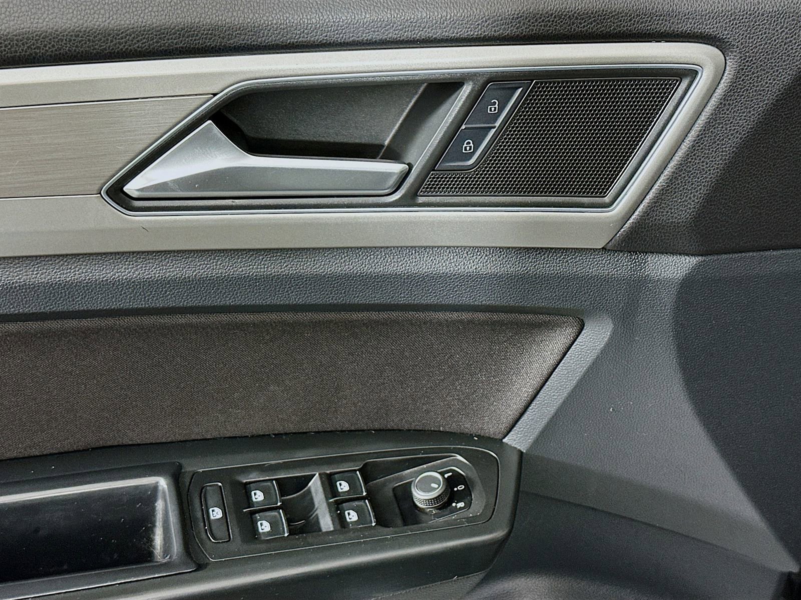 Used 2018 Volkswagen Atlas Launch Edition image 18