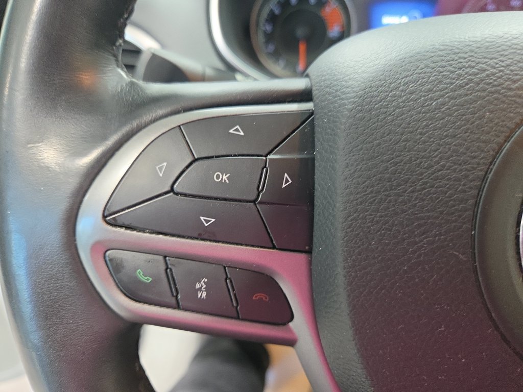 Used 2019 Jeep Cherokee Limited FWD image 34