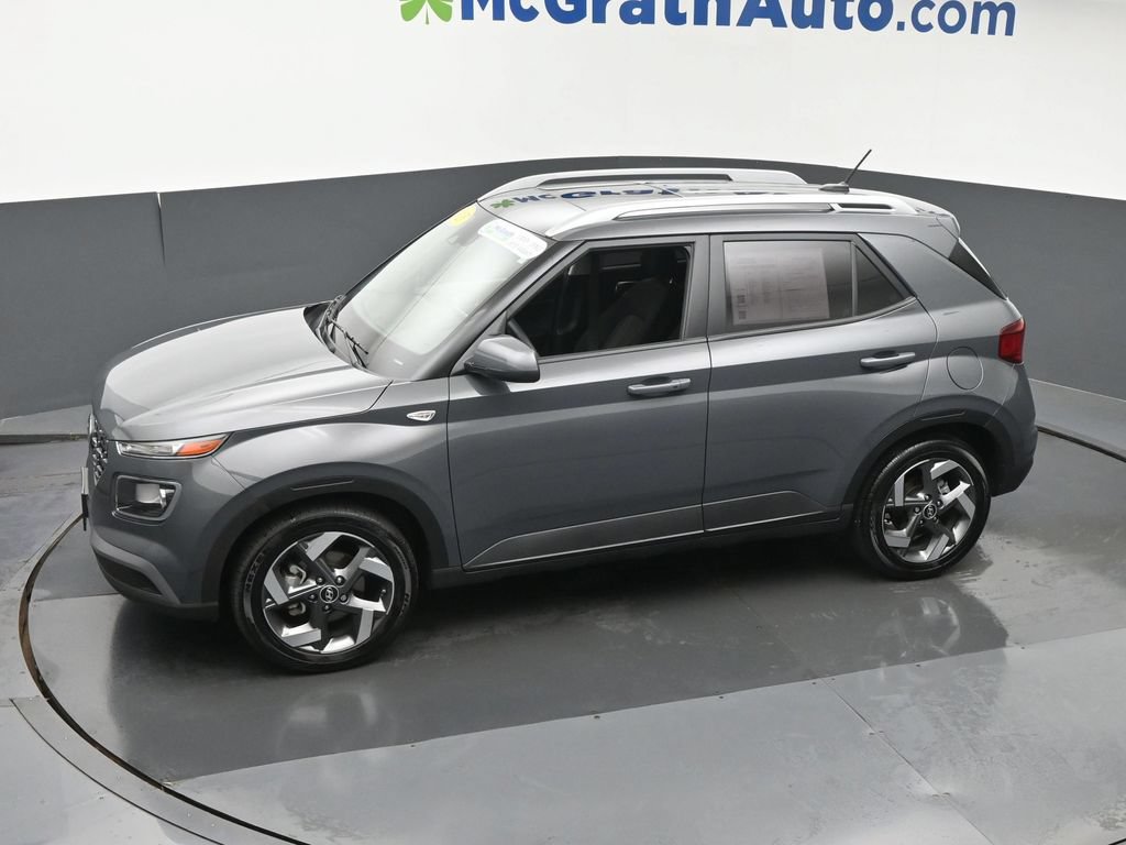 Used 2025 Hyundai Venue SEL FWD image 24