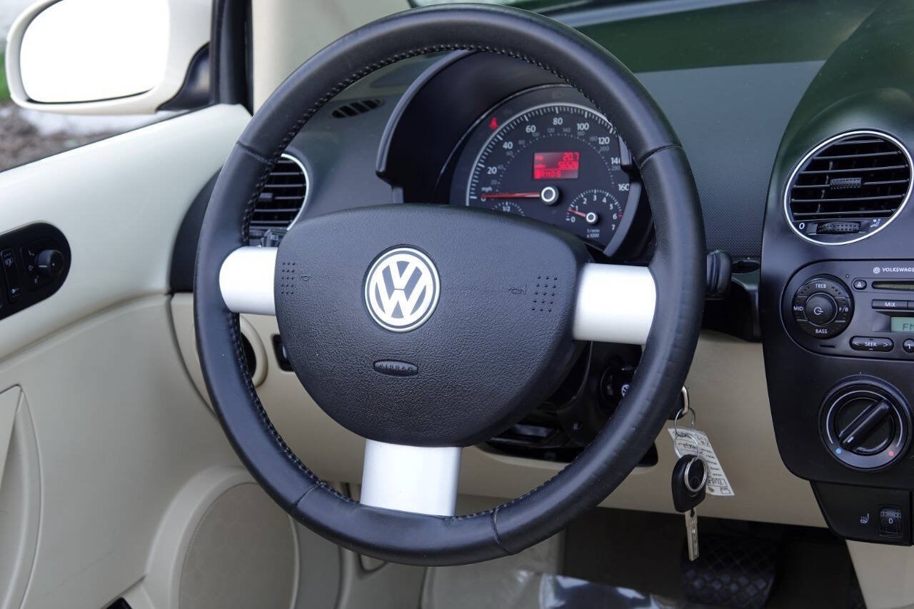 Used 2008 Volkswagen Beetle SE FWD image 68