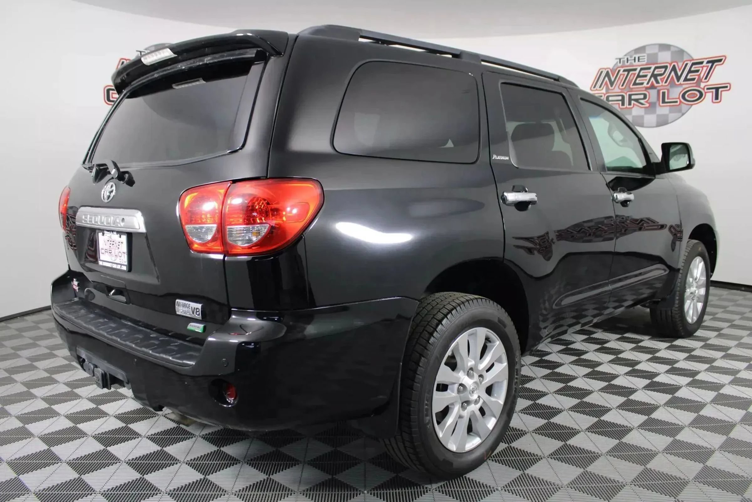Used 2016 Toyota Sequoia Platinum AWD/4WD image 7