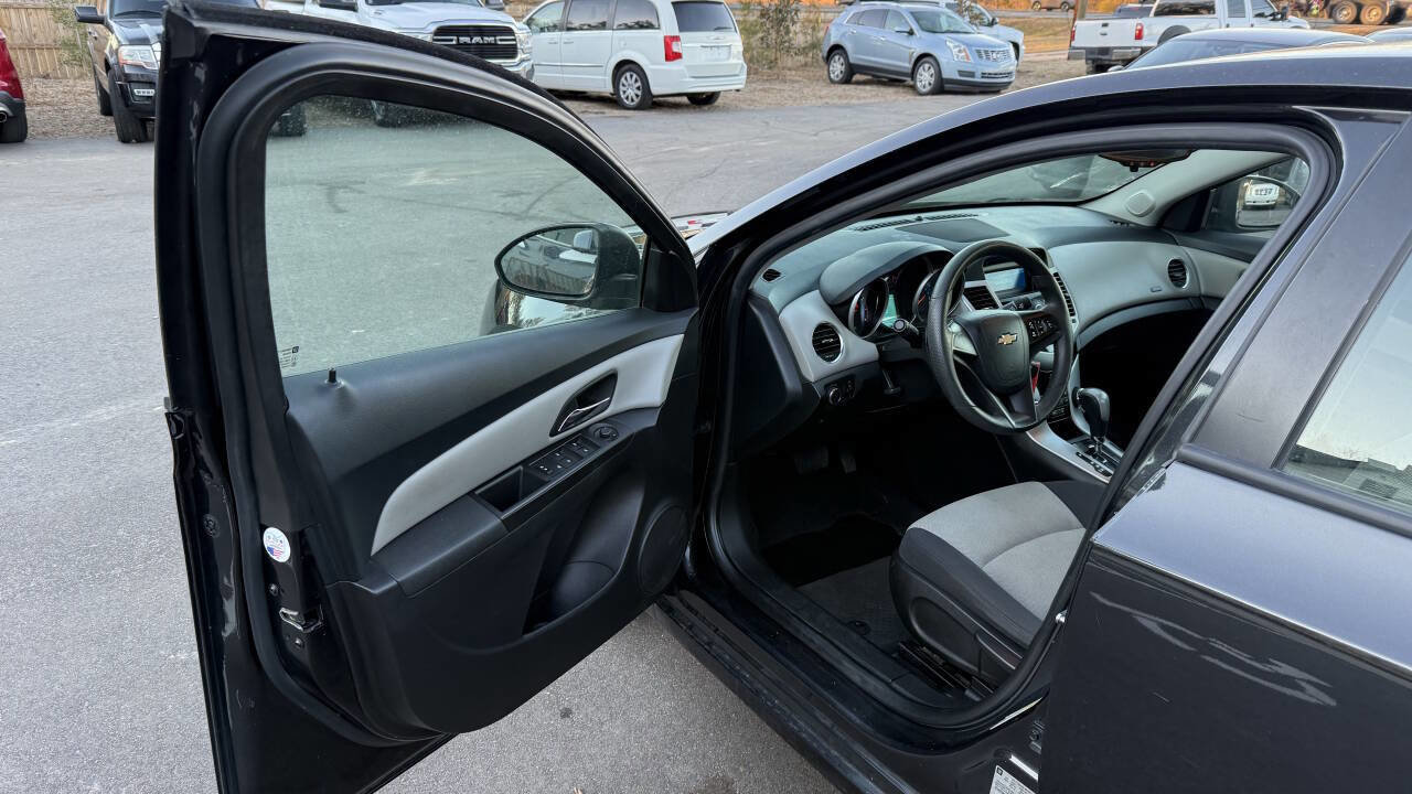 Used 2016 Chevrolet Cruze LS image 10