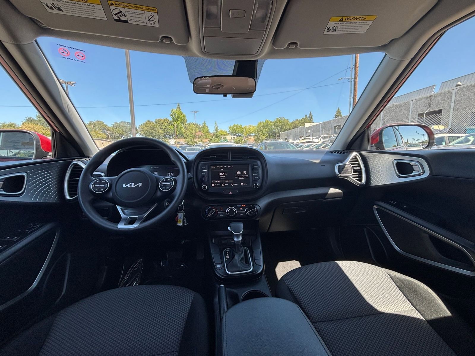 Used 2025 Kia Soul LX w/ LX Technology Package FWD image 31