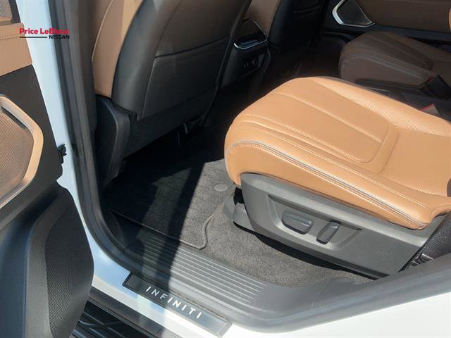Used 2025 INFINITI QX80 Sensory image 33
