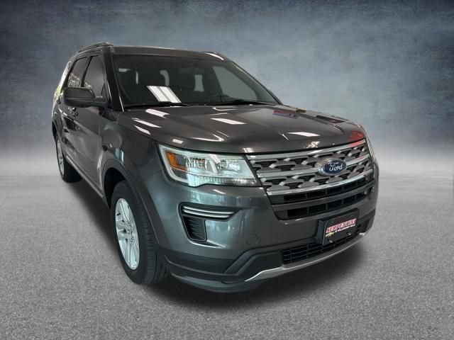 Used 2018 Ford Explorer XLT AWD/4WD image 4