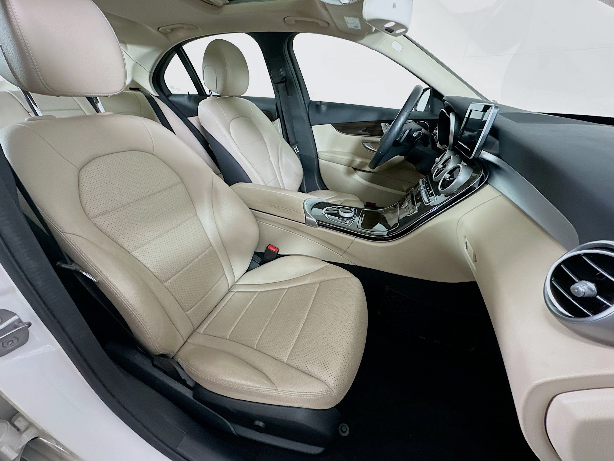 Used 2018 Mercedes-Benz C 300 Sedan image 31