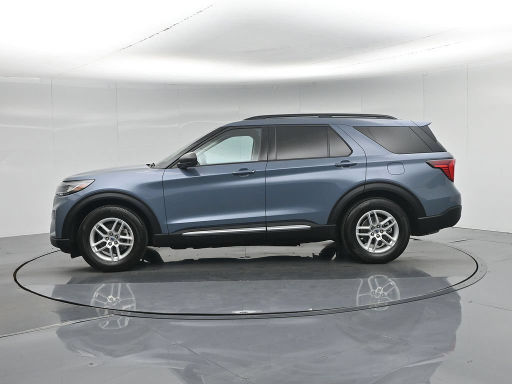 Used 2025 Ford Explorer Active w/ Active Comfort Package RWD image 32