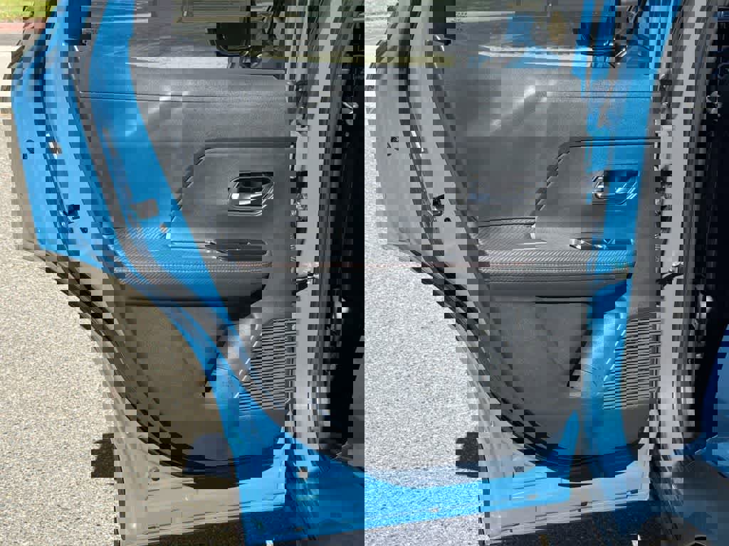 Used 2025 Nissan Kicks SR image 27