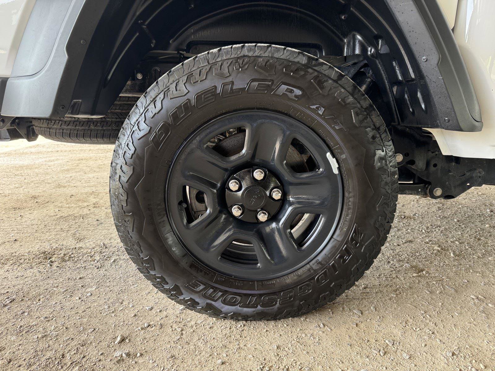 Used 2024 Jeep Gladiator Sport AWD/4WD image 41