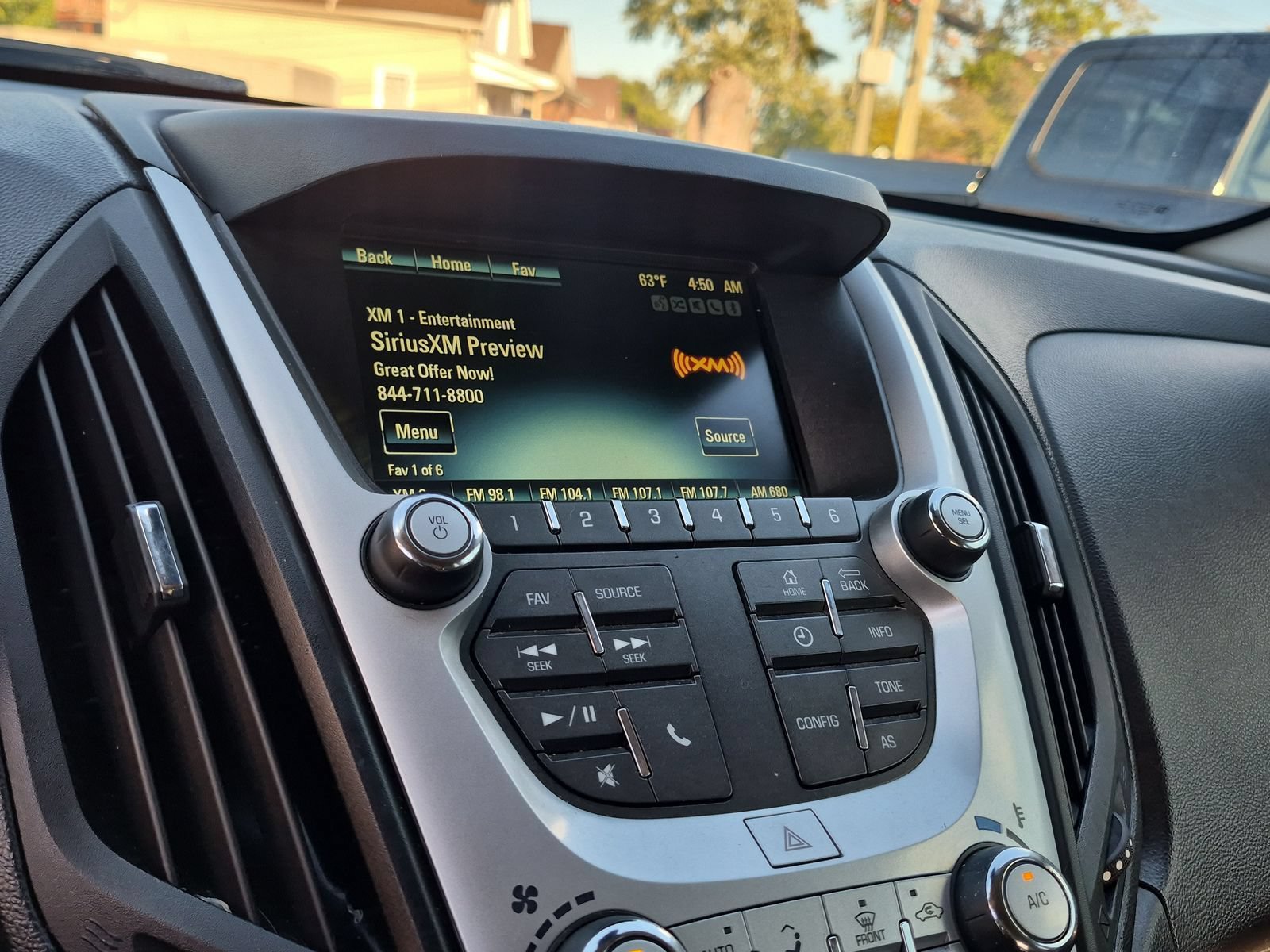 Used 2017 Chevrolet Equinox LT FWD image 26