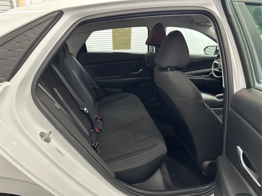 Used 2024 Hyundai Elantra SEL image 15