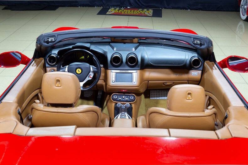 Used 2010 Ferrari California RWD image 61