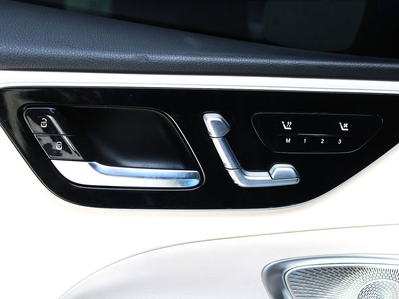 Used 2023 Mercedes-Benz C 300 Sedan image 26