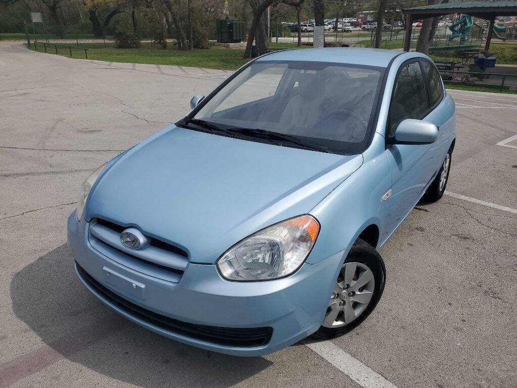 Used 2010 Hyundai Accent GS w/ Premium Pkg 3 FWD image 2