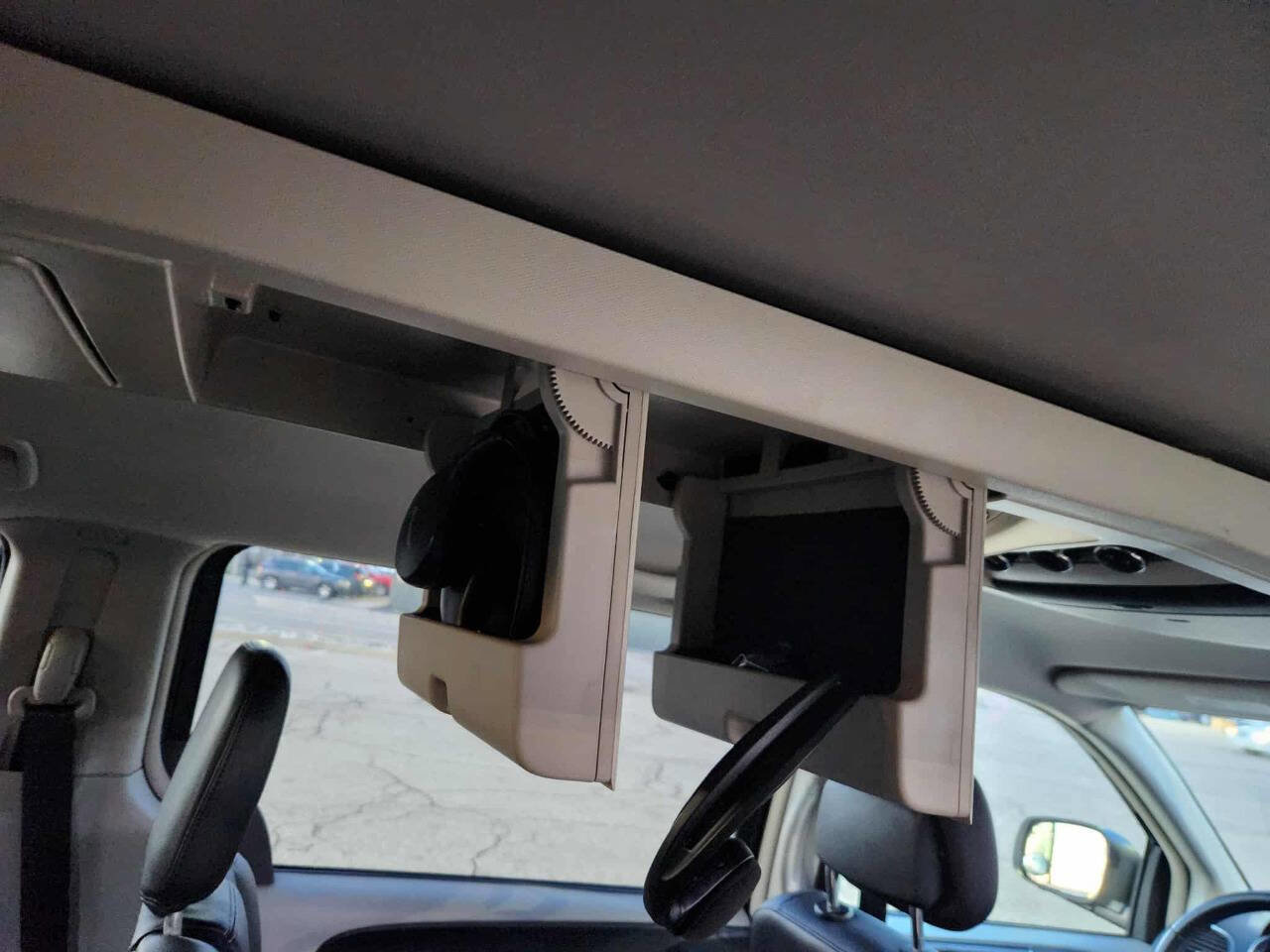 Used 2012 Chrysler Town & Country Touring w/ Entertainment Group #1 image 27