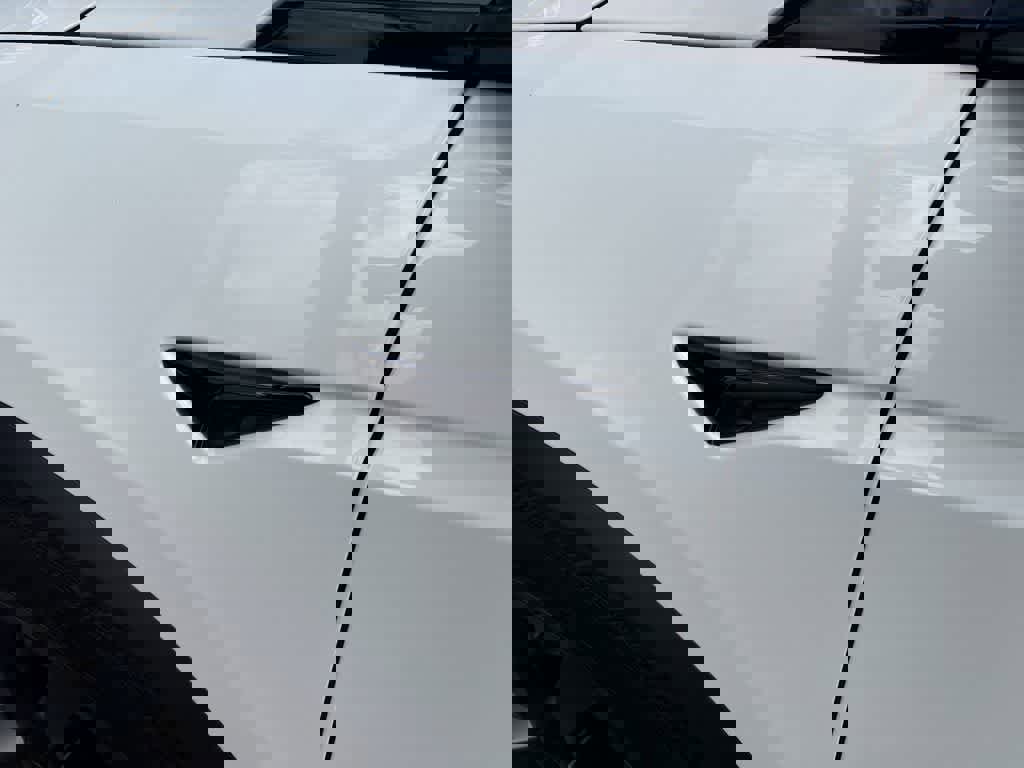 Used 2022 Tesla Model X image 9