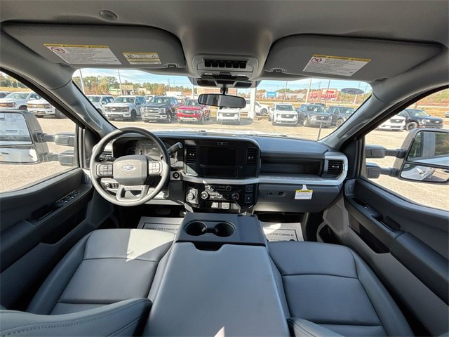 New 2025 Ford F550 4x4 Crew Cab Super Duty image 22