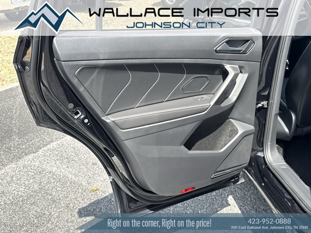 Certified 2024 Volkswagen Tiguan SEL R-Line AWD/4WD image 36