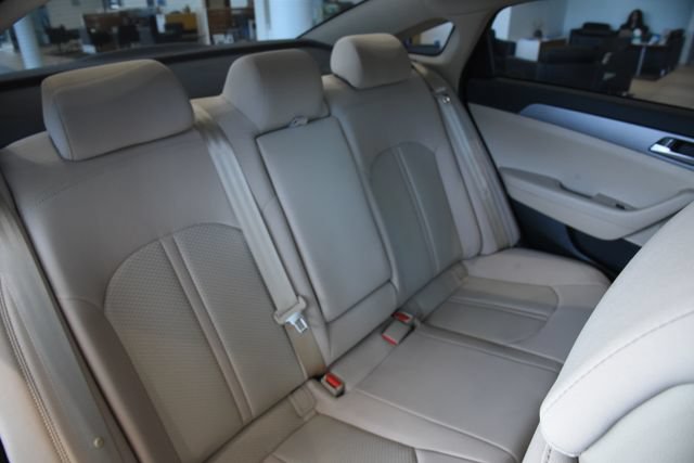 Used 2017 Hyundai Sonata SE FWD image 19
