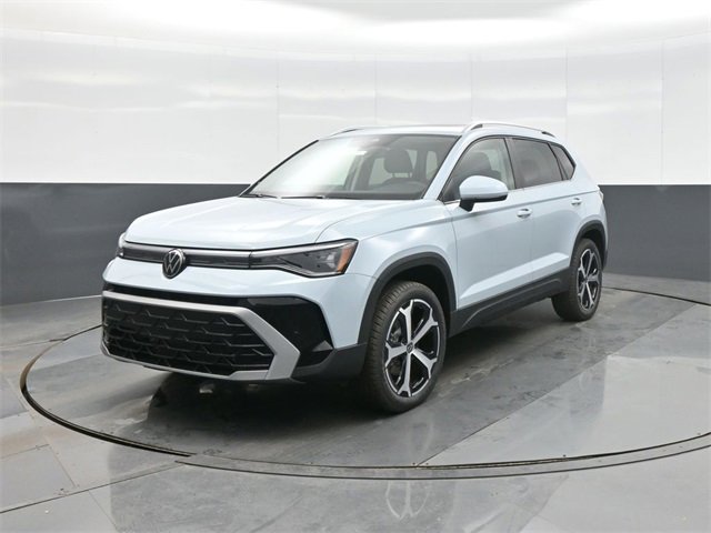 New 2026 Volkswagen Taos SEL image 3