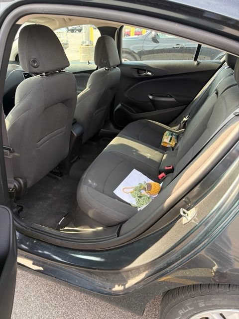 Used 2017 Chevrolet Cruze LT FWD image 9