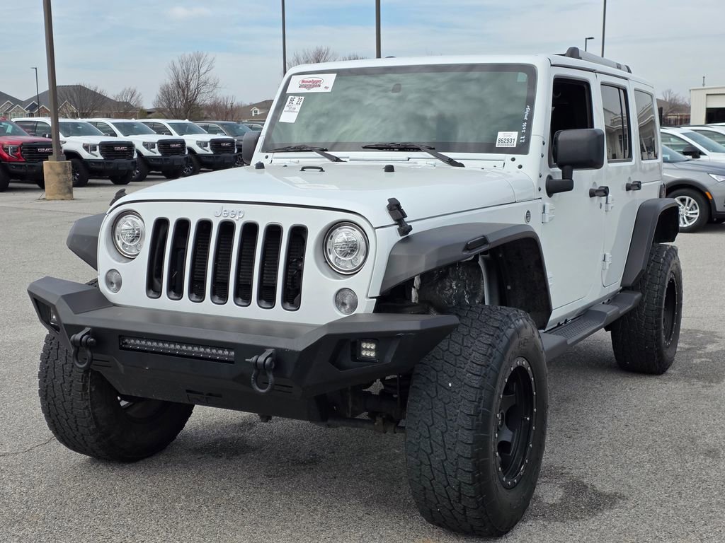 Used 2017 Jeep Wrangler Unlimited Sahara w/ Connectivity Group image 3