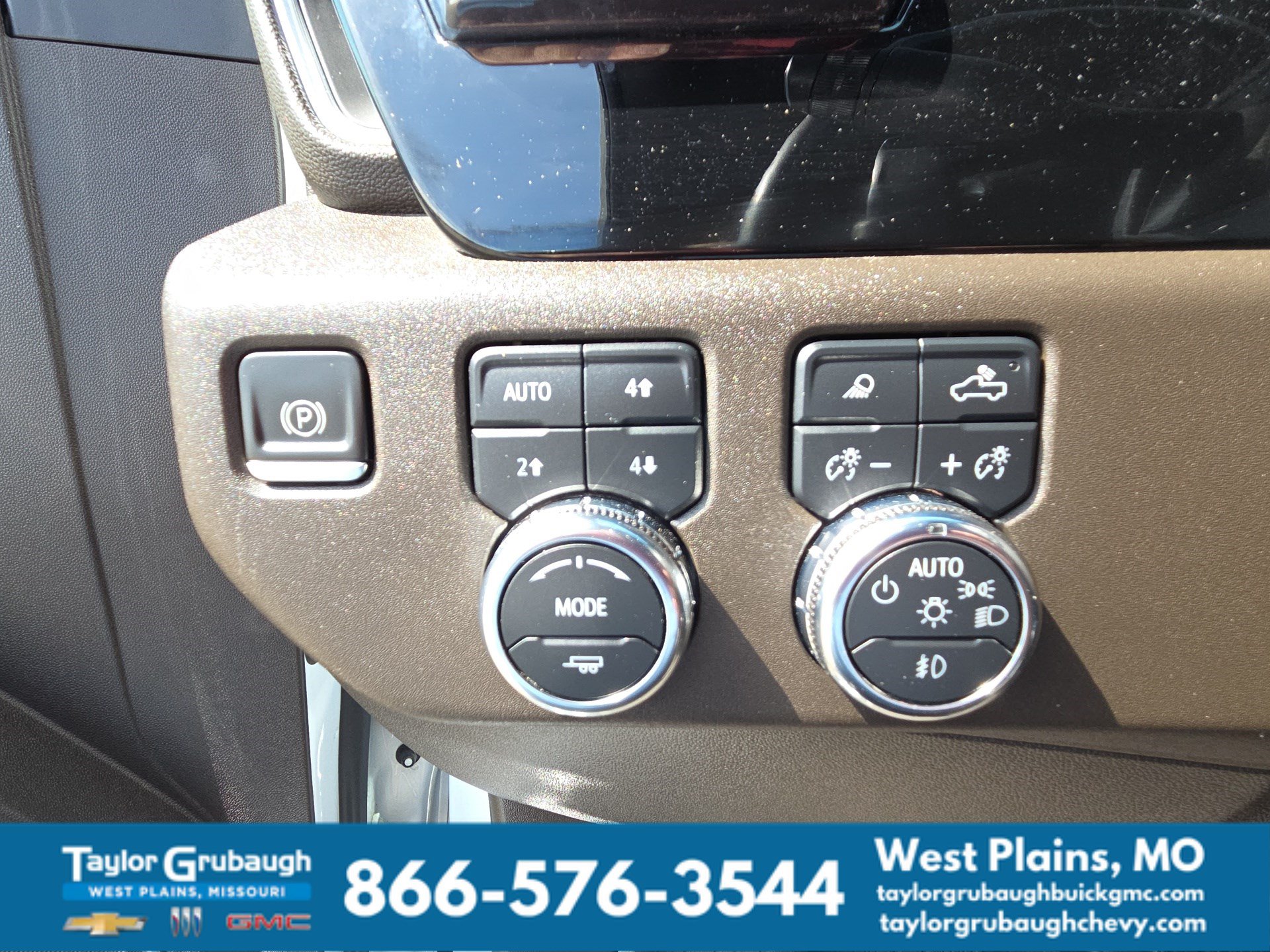Used 2023 GMC Sierra 1500 SLT w/ SLT Premium Package AWD/4WD image 22