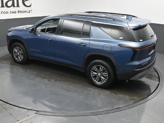 Used 2025 Chevrolet Traverse LT FWD image 49