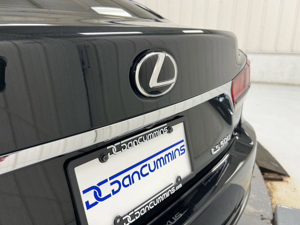 Used 2022 Lexus LS 500 w/ Interior Upgrade Package RWD image 27
