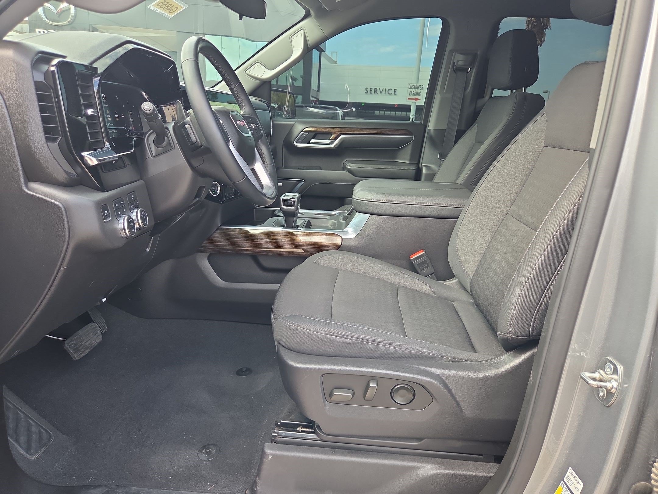 Certified 2025 GMC Sierra 1500 Elevation w/ Preferred Package AWD/4WD image 24