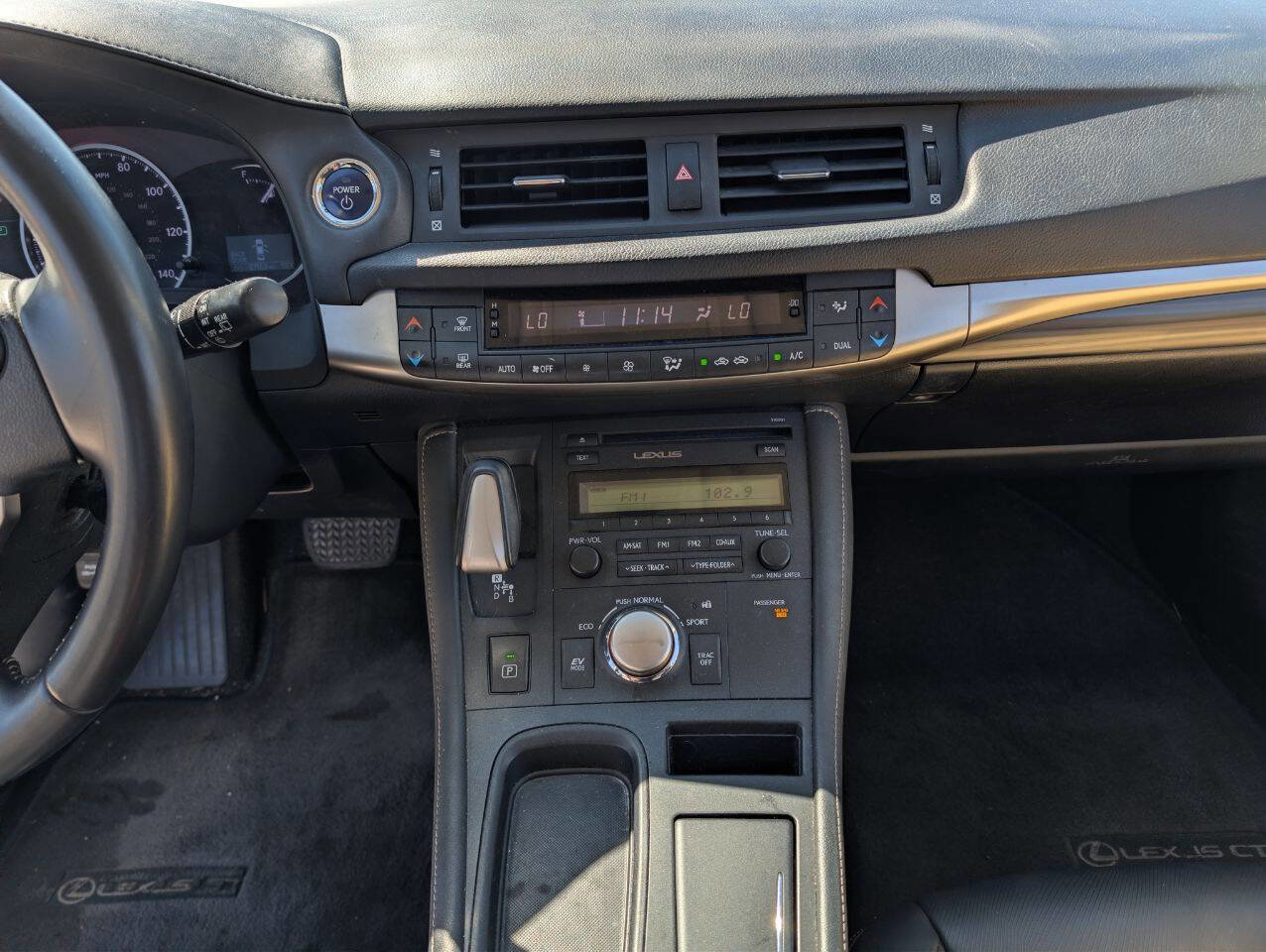 Used 2015 Lexus CT 200h image 23