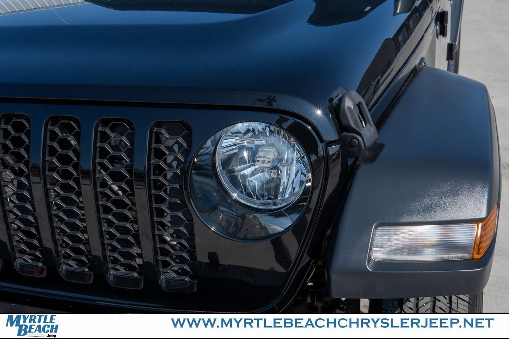 Used 2023 Jeep Gladiator Sport image 10