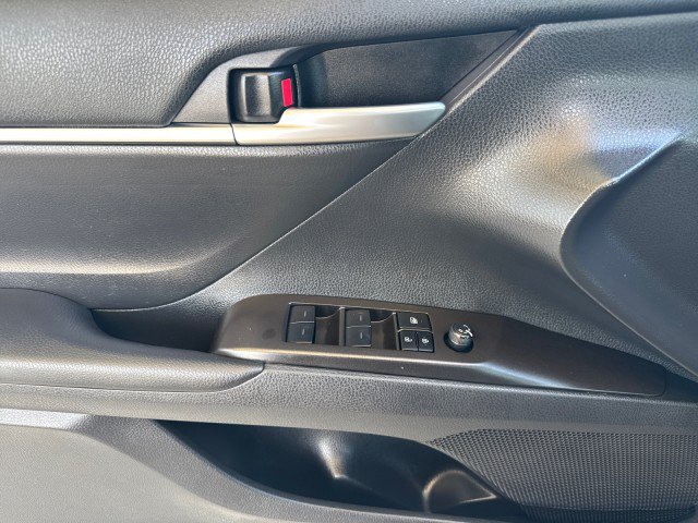 Used 2024 Toyota Camry SE FWD image 9