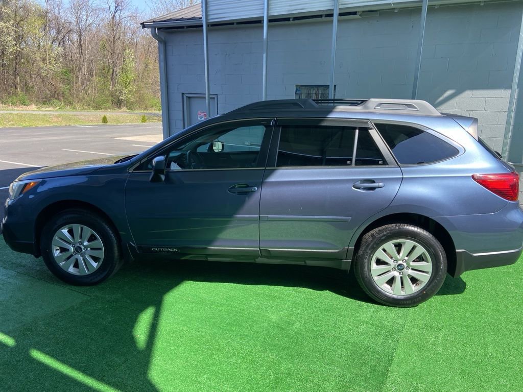Used 2016 Subaru Outback 2.5i Premium image 8