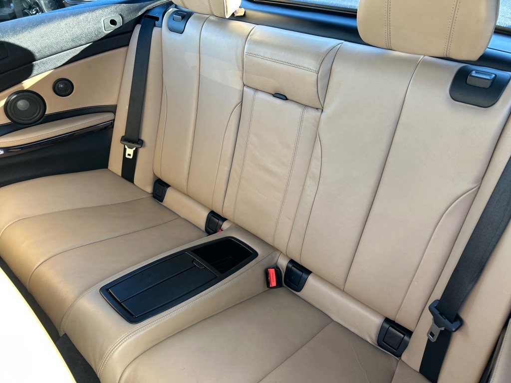 Used 2016 BMW M4 Convertible image 10