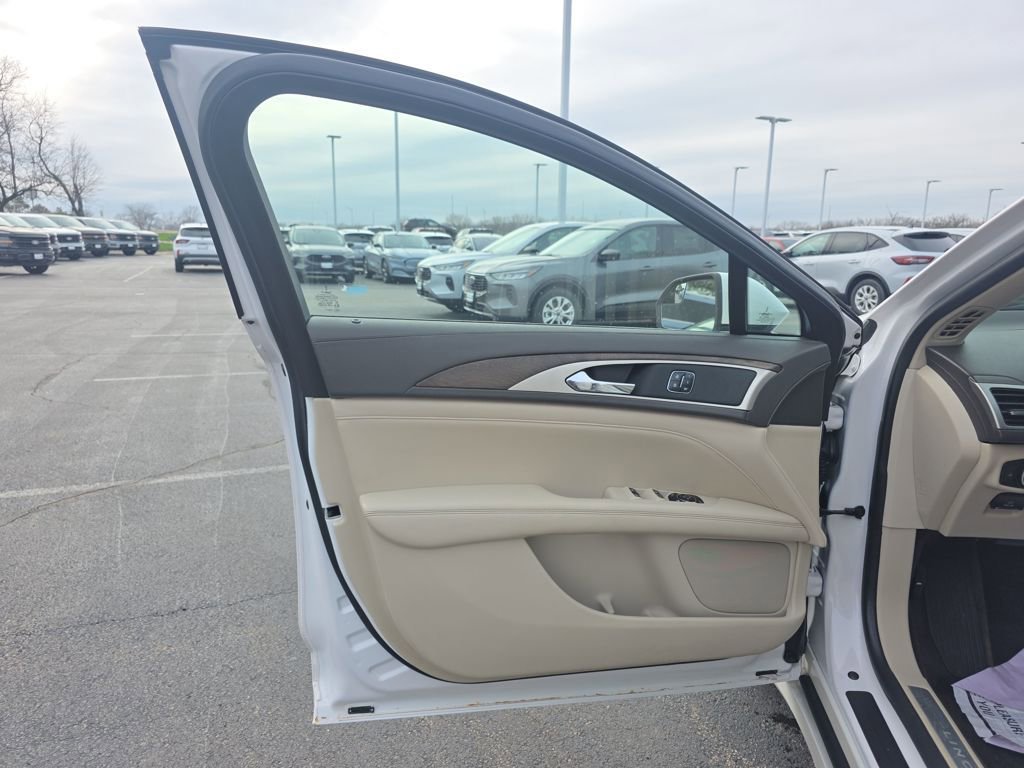 Used 2018 Lincoln MKZ Select image 13