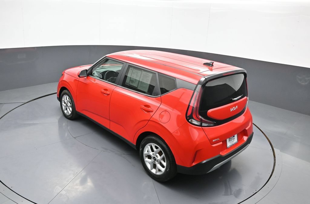 Certified 2023 Kia Soul LX w/ LX Technology Package FWD image 39