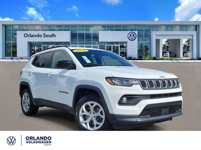 Used 2024 Jeep Compass Latitude AWD/4WD image 1