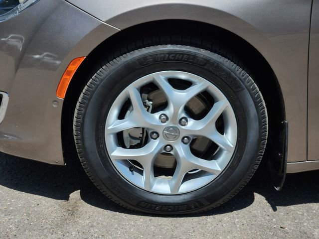 Used 2018 Chrysler Pacifica Touring-L Plus w/ Advanced Safetytec Group FWD image 10