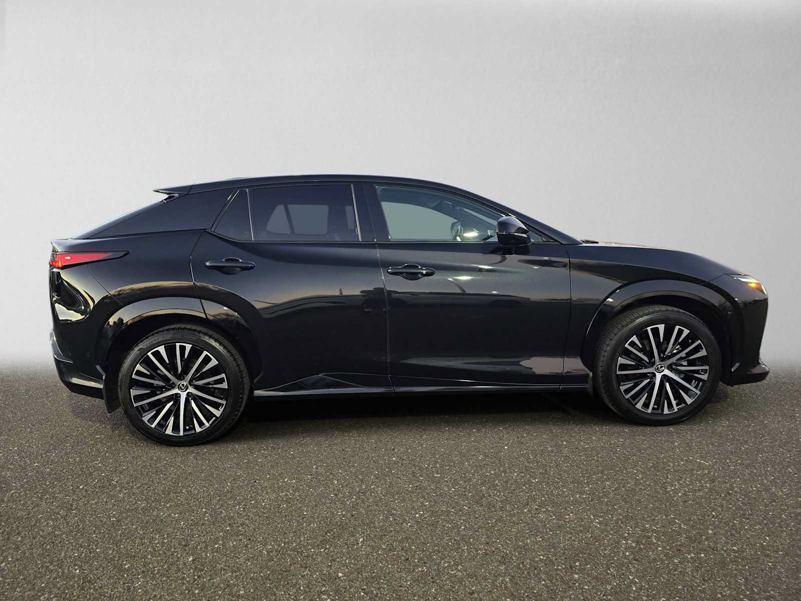 Used 2023 Lexus RZ 450e Premium w/ Accessory Package (2T) AWD/4WD image 2