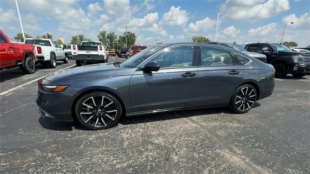 Used 2023 Honda Accord Touring image 4