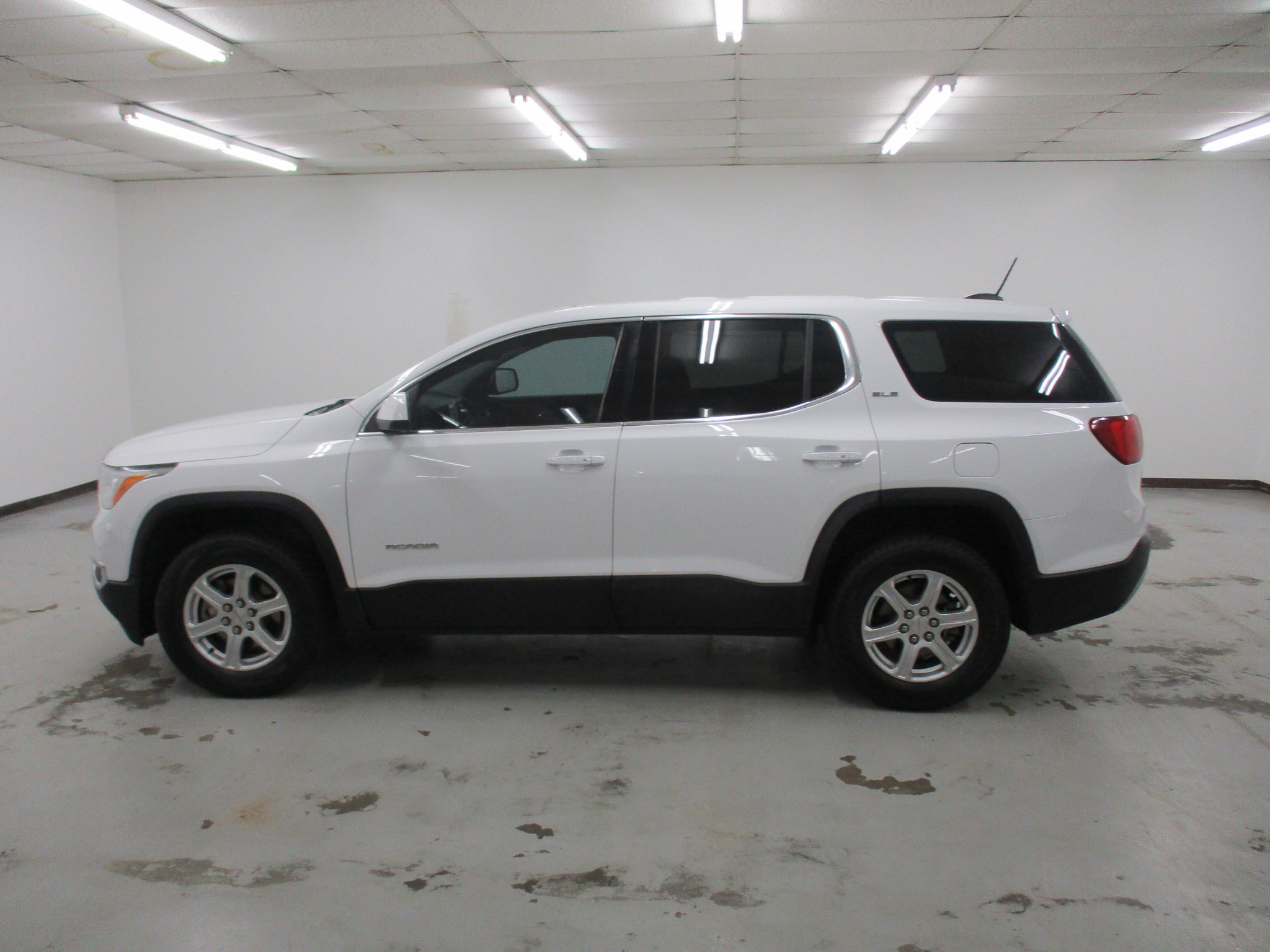 Used 2019 GMC Acadia SLE image 8
