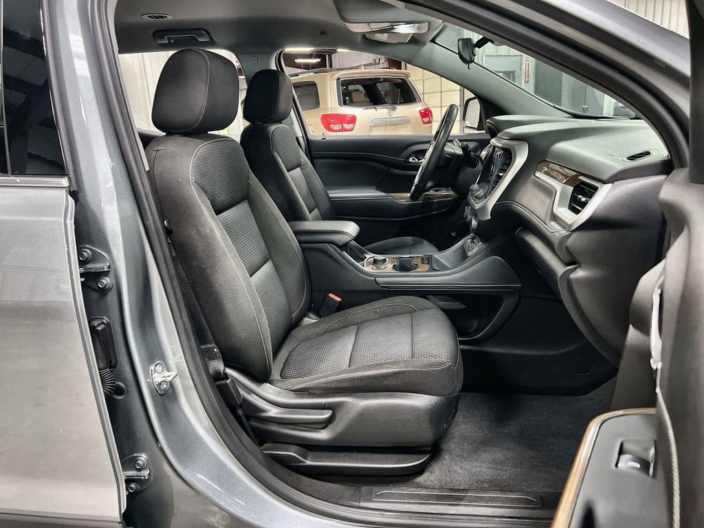 Used 2023 GMC Acadia SLE w/ Driver Convenience Package image 28