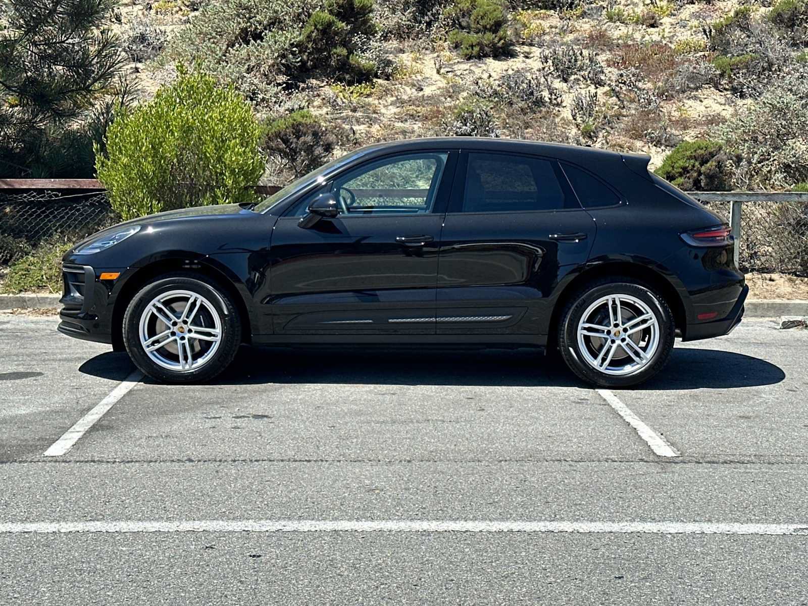 New 2025 Porsche Macan AWD/4WD image 2