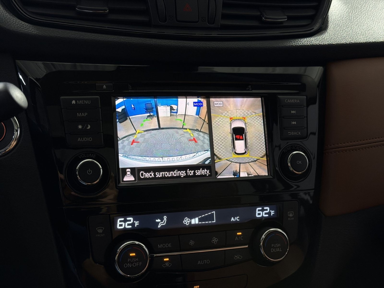 Used 2019 Nissan Rogue SL w/ Premium Package AWD/4WD image 32