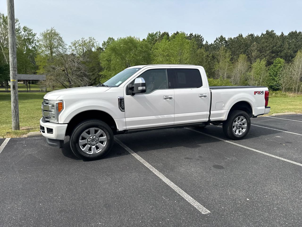 Used 2019 Ford F250 Platinum w/ Platinum Ultimate Package AWD/4WD image 12