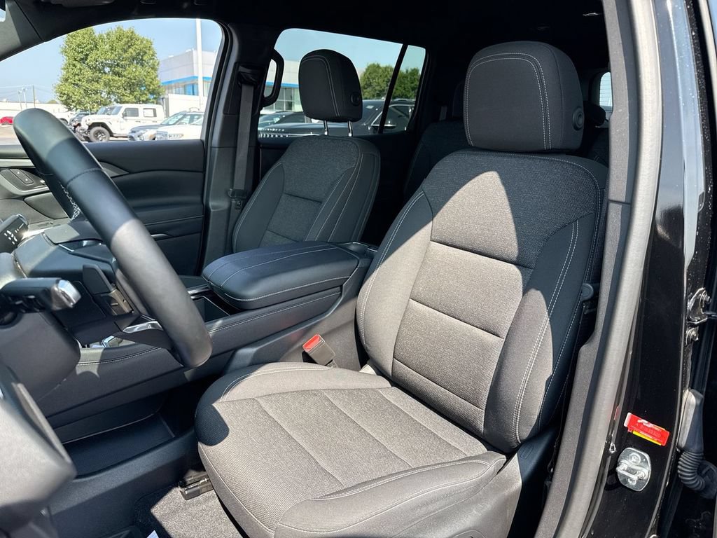 Used 2026 Chevrolet Traverse LT w/ Driver Confidence Package AWD/4WD image 11