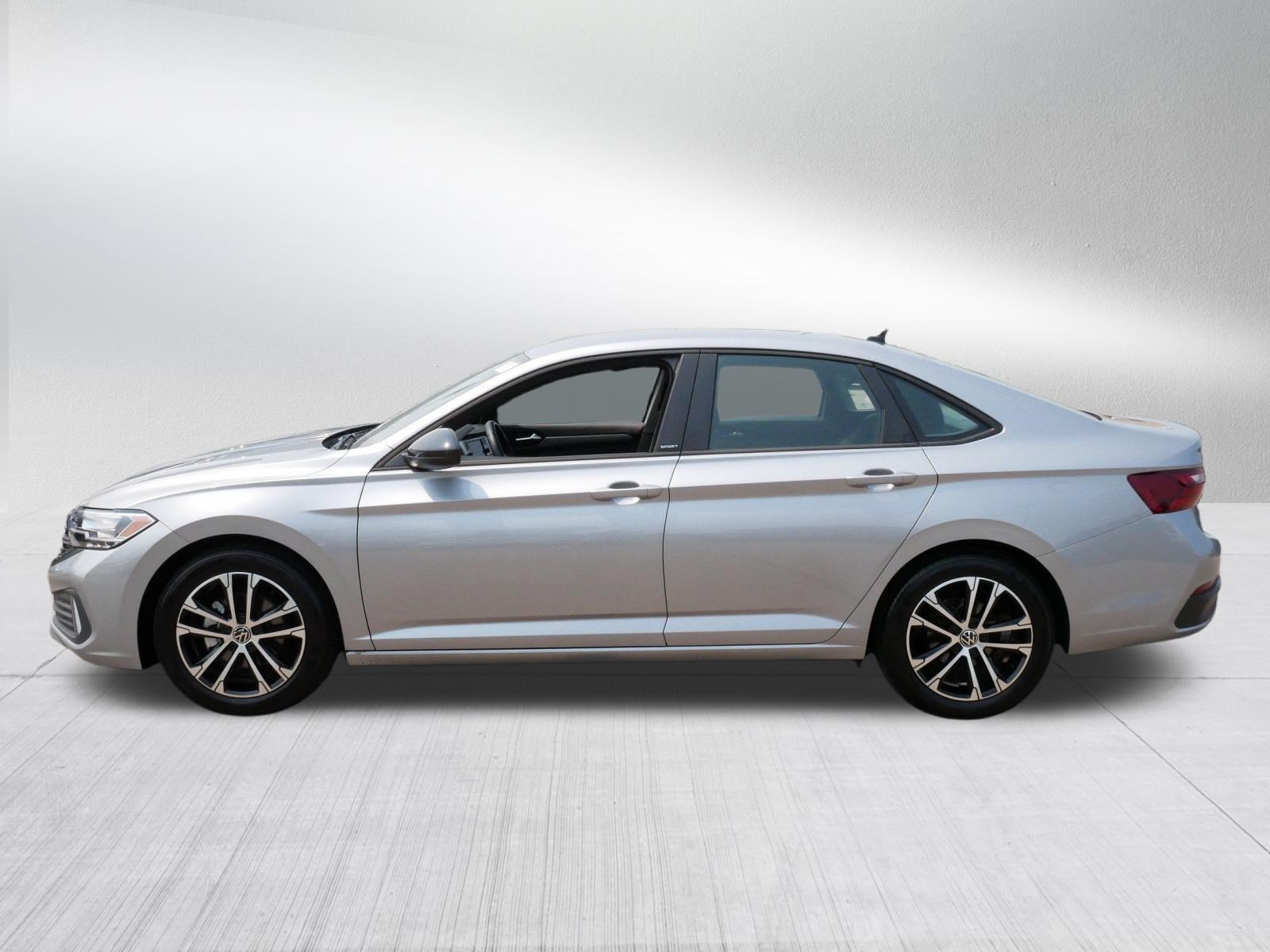 Certified 2024 Volkswagen Jetta Sport FWD image 4