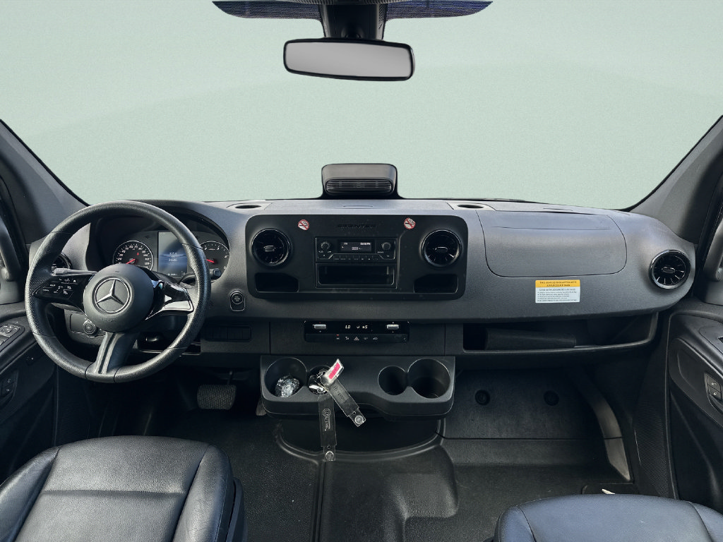 Used 2025 Mercedes-Benz Sprinter 2500 image 21