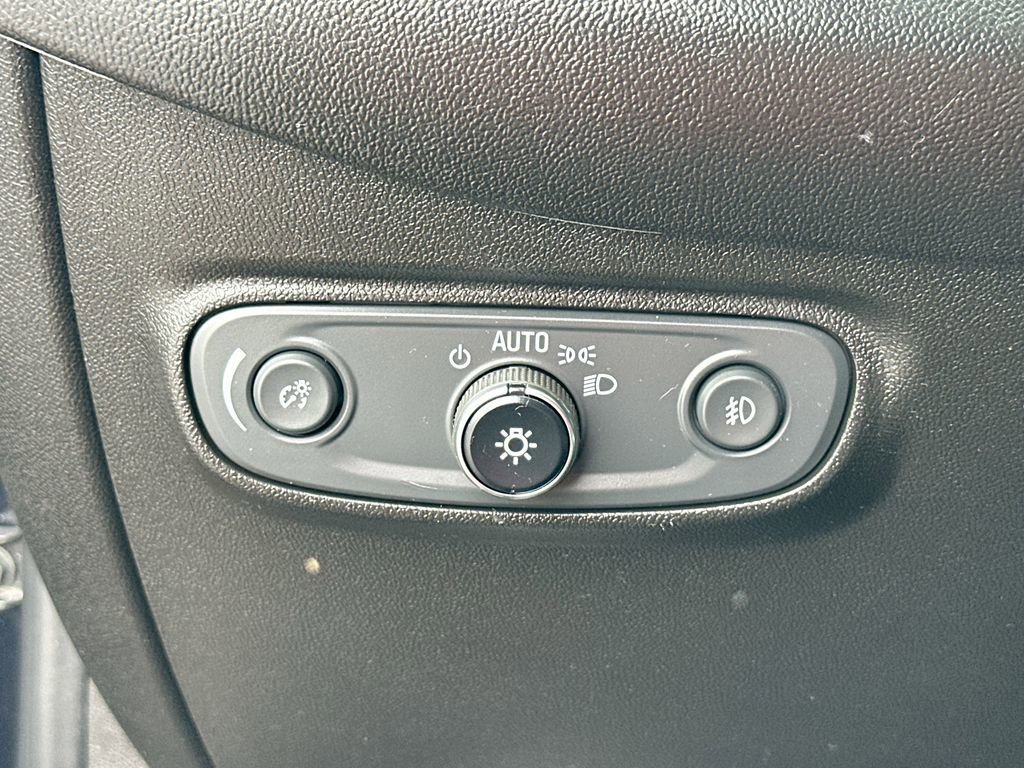 Used 2020 Chevrolet Equinox LT image 11